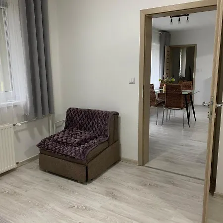 Apartment Apartman Pod Stranou