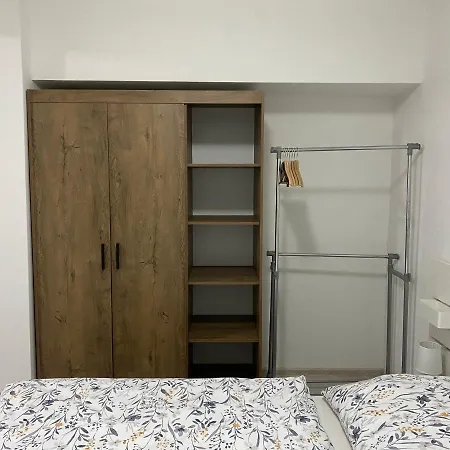 Apartment Apartman Pod Stranou